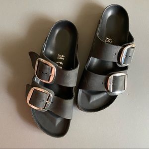 ARIZONA BIG BUCKLE OILED LEATHER BIRKENSTOCKS.